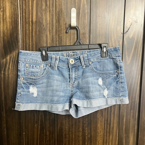 Hydraulic, Medium Wash, Y2K, low-rise Women's Jean Shorts, Size 11/12 - Picture 1 of 7